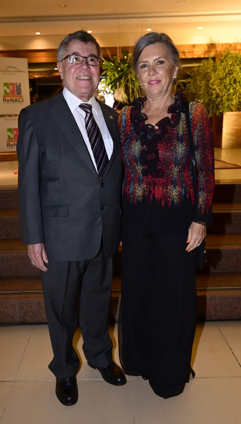 Dr. Blas Vázquez y Rita Vázquez.