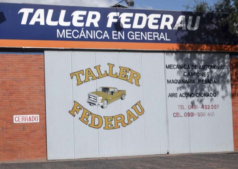 Fachada del taller mecánico de Dieter Federau, ubicado en Filadelfia.  En juicio, su socio Fabio Santacruz fue condenado a 25 años de cárcel por autoría moral del asesinato.