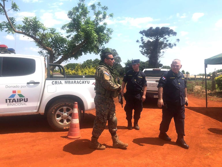 Uniformados policiales en la zona del secuestro. 