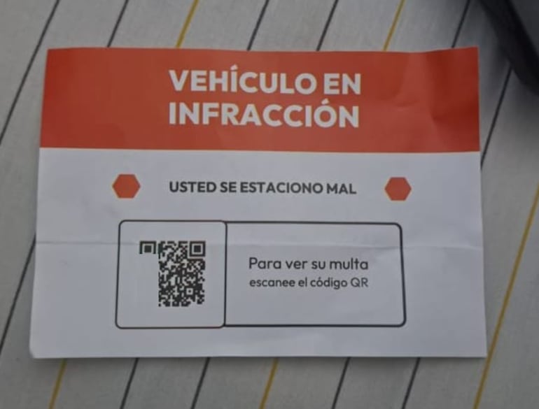 Otra papeleta de la supuesta "multa" con su código QR incompleto.