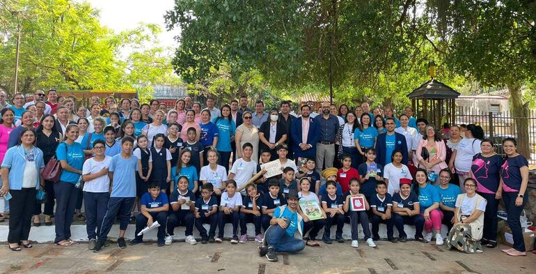 "Vamos a escuela" es una campaña que busca incentivar a la educación y que ningún niño y adolescente se queden fuera de las instituciones educativas.