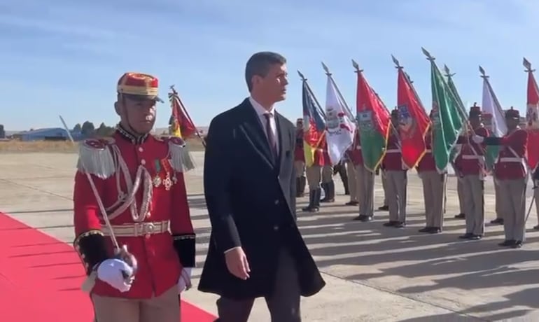 El presidente Santiago Peña ya se encuentra en Bolivia.