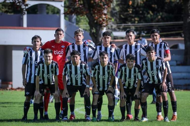 Plantel Sub 18 de Libertad, líder de la categoría