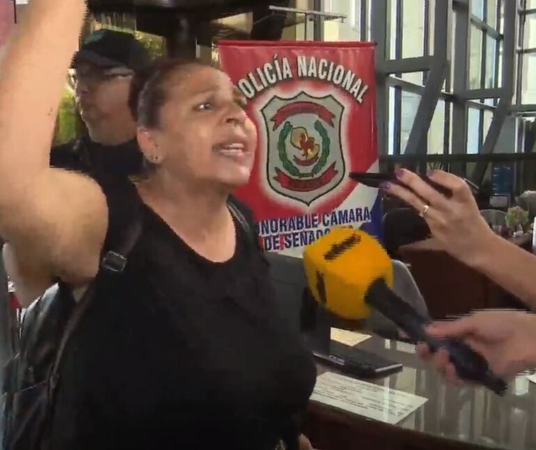 Mariela Cuandú, una de las ciudadanas que se manifestó en el Congreso.