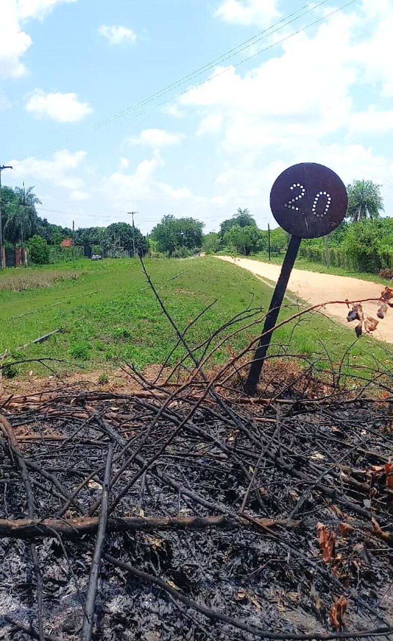 En el lugar permanece intacta una señalización de velocidad del tren, que invita a las autoridades nacionales, municipales y departamentales a acelerar los esfuerzos para restaurar el valor histórico de la ex estación.