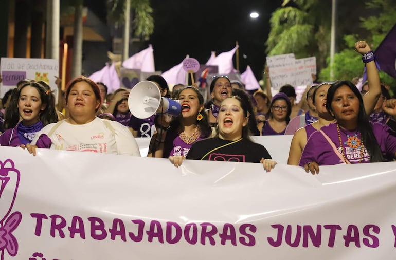 Contra la precarización y el crimen organizado: Las demandas en el manifiesto del 8M