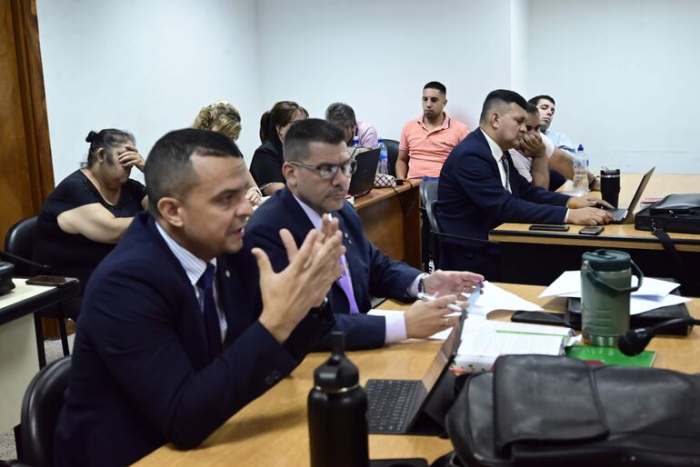 Los fiscales Alejandro Cardozo y Cristian Ortiz, durante la presentación de los alegatos finales del Ministerio  Públicio.