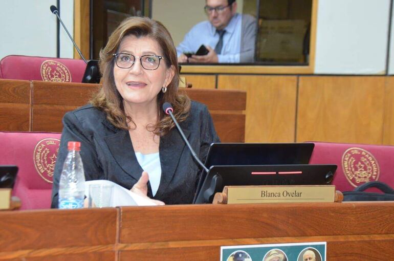 Blanca Ovelar, senadora por la ANR.