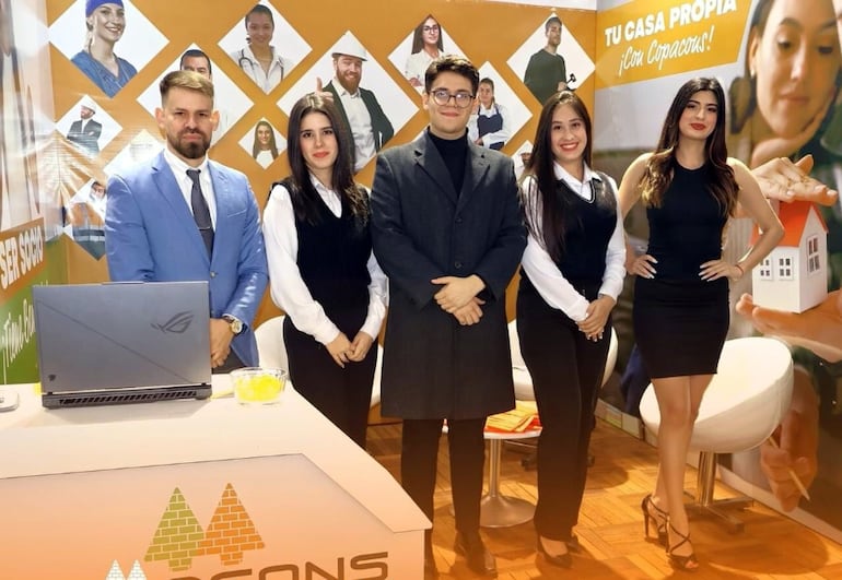 El grupo asesor de la Copacons que estuvo presente en la expo Constructecnia 2024.