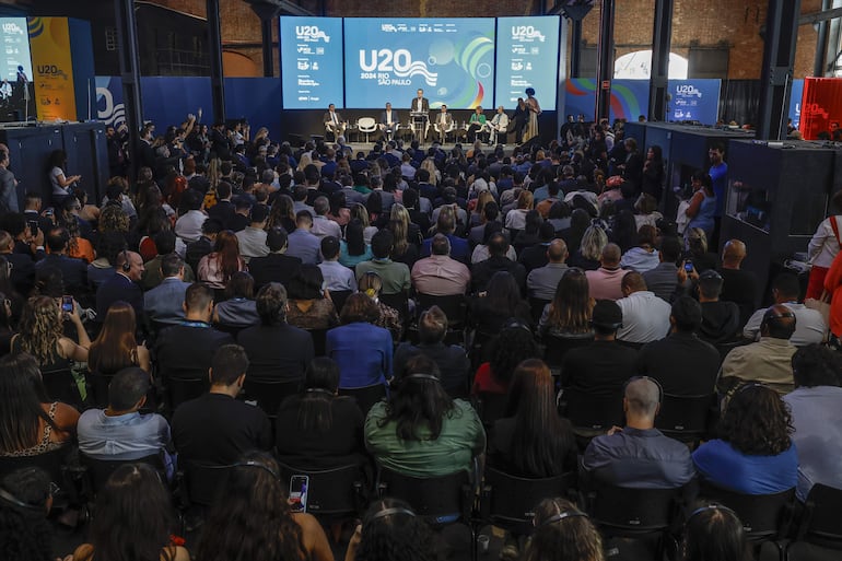 Cumbre Urban 20 en Río de Janeiro (Brasil). Las mayores ciudades del mundo, responsables del 70 % de las emisiones globales, tienen mejores condiciones para combatir el cambio climático.