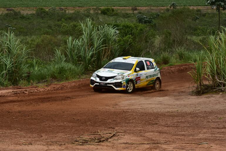 Peleada victoria en la Clase RC5 la que obtuvo Beto Ramírez en Caaguazú con el Toyota Etios.