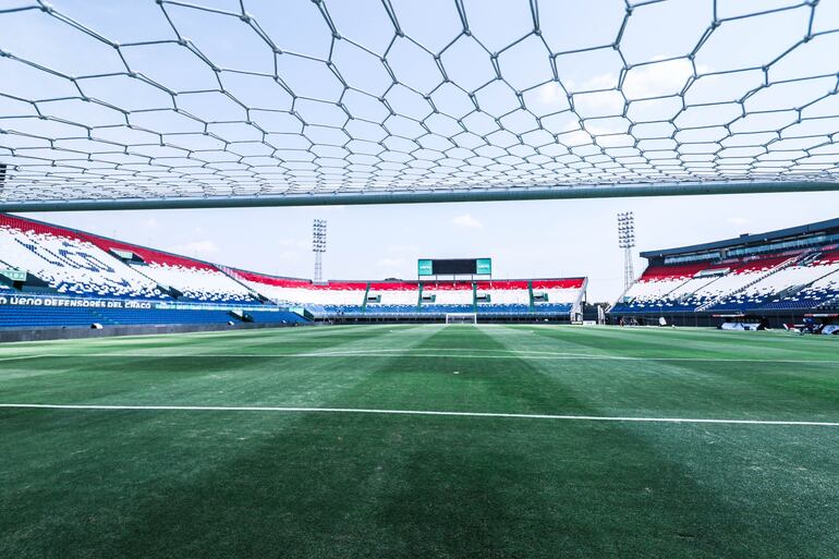 El estadio Defensores del Chaco a horas de Paraguay vs. Colombia por las Eliminatorias Sudamericanas al Mundial 2026.