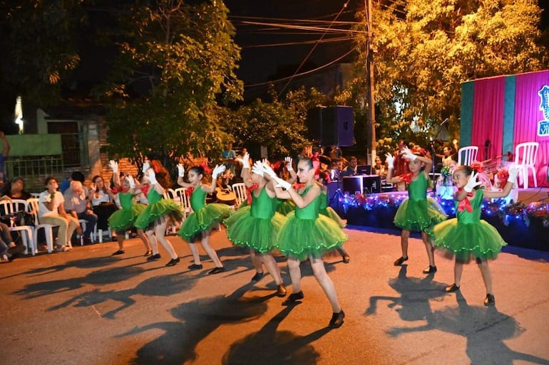 Una colorida fiesta se vivió en la ciudad de Villa Elisa este fin de semana último. 