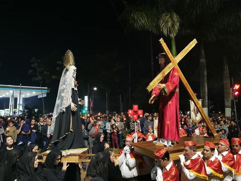 De forma impecable se realiza todos los años la representación del viacrucis en Hernandarias. / Foto archivo