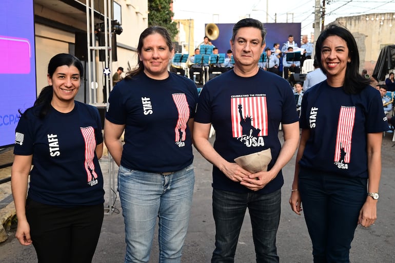 Teresa Martínez, Cinthia Benza, Carson Villalba y Stella Taboada.