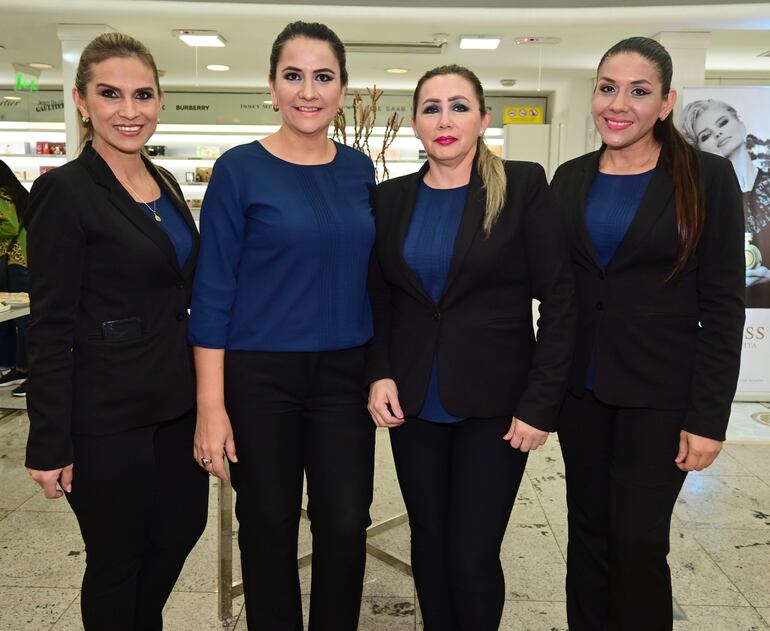 Irma Yegros, Luz Patiño, Cristina Díaz y Natalia Bogado.