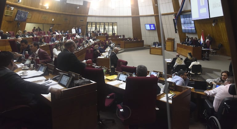 Cinco diputados presentaron proyecto de ley para aumentar la cantidad de Tribunales de Cuentas.