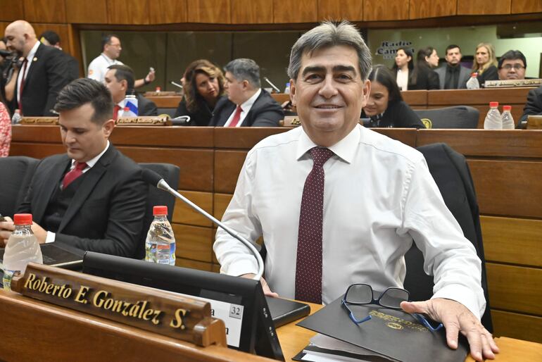 Diputado Roberto González (ANR, Fuerza Republicana).