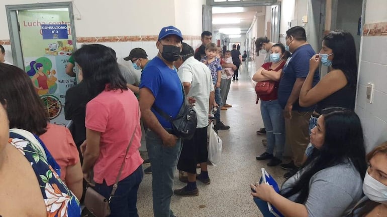 Hospitales públicos reciben a diario una gran cantidad de pacientes con cuadros respiratorios. 