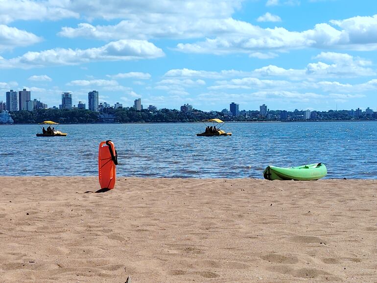 Mantenimiento de Costanera y Playa San José de Encarnación.