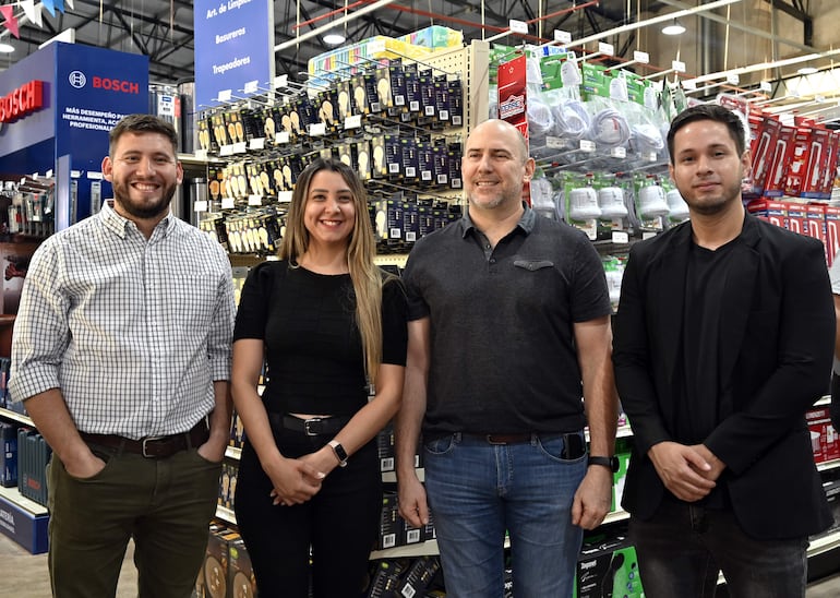 Rafael Yegros, Paula Paredes, Esteban Pérez y Denis Barrios.