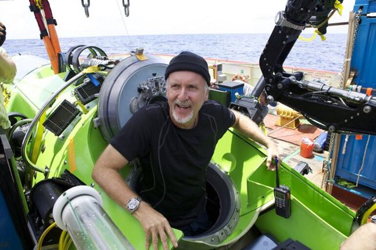 James Cameron, antes de descender a la Fosa de las Marianas que con sus 11.200 metros se considera el punto más profundo del planeta.