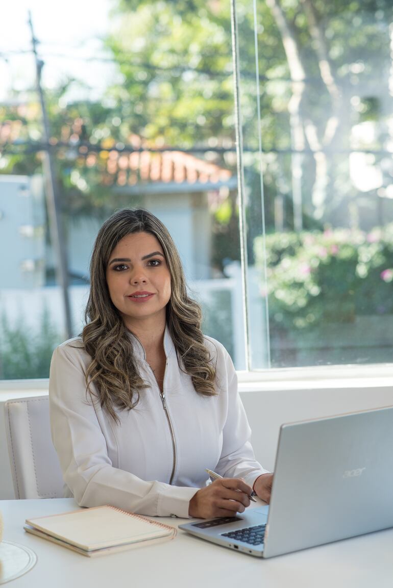 Dra. Tatiana Roy, especialista en medicina interna, diabetología y magíster en Nutrición.