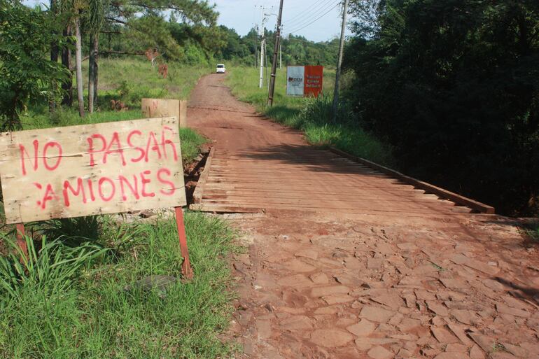 Puente de acceso al Gran Hospital del Sur.