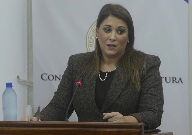 Abog. Patricia Rivarola Pérez, fiscala adjunta que dictaminó por el sobreseimiento definitivo. 