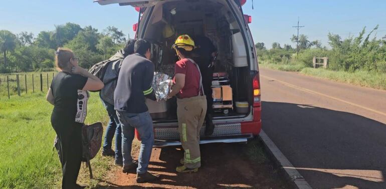 Los heridos fueron trasladados al Hospital Distrital de Carapeguá por los bomberos.