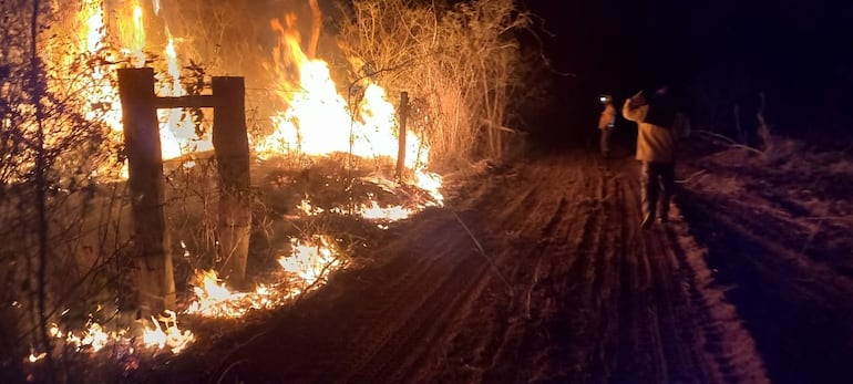 La voracidad del fuego ya destruyó más de 170.000 hectáreas en la zona de Chovoreca.