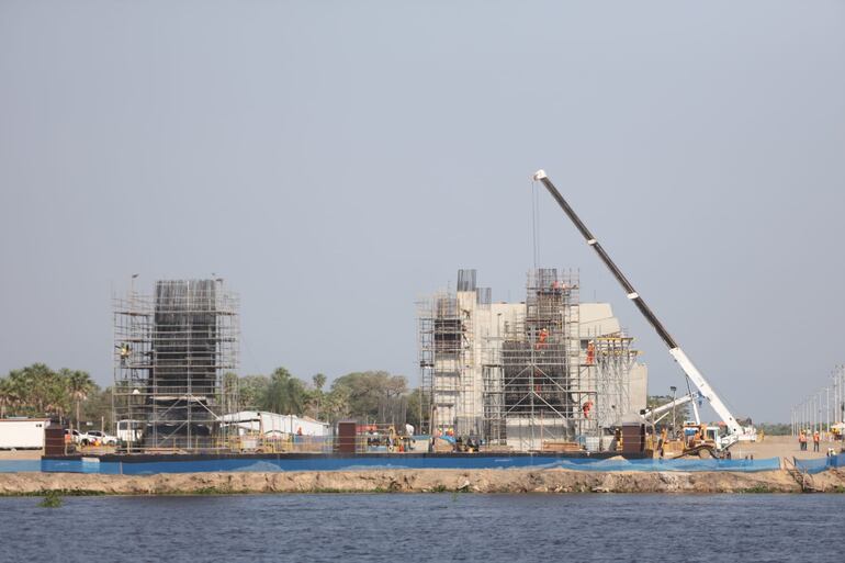 Avanza construcción del puente para la ruta Bioceánica