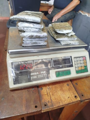 Agentes incautaron siete paquetes de marihuana en la Penitenciaría Regional de Pedro Juan Caballero