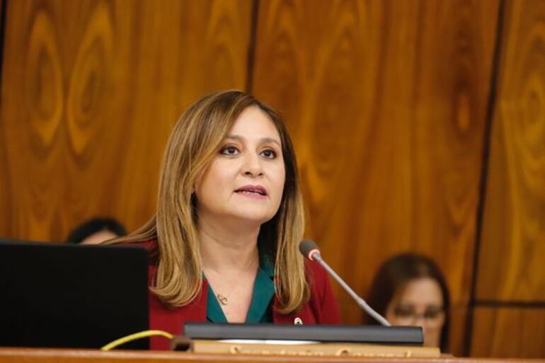 María Lorena Segovia foto prensa senado