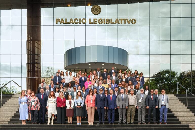 Más de 50 parlamentarios de 21 países de las Américas y el Caribe se reunirán para la 20ª Asamblea Plenaria de ParlAméricas y el 8º Encuentro de la Red de Parlamento Abierto.