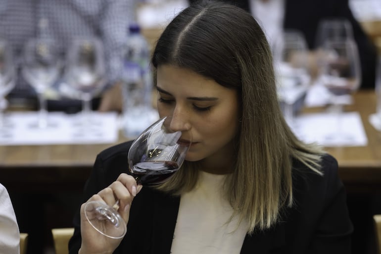 No todos los vinos que abrimos se encuentran en buen estado. Algunas botellas pueden estar “picadas”.