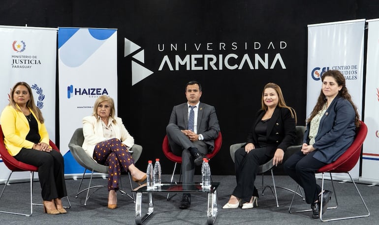 En la Universidad Americana se desarrolló el diplomado.