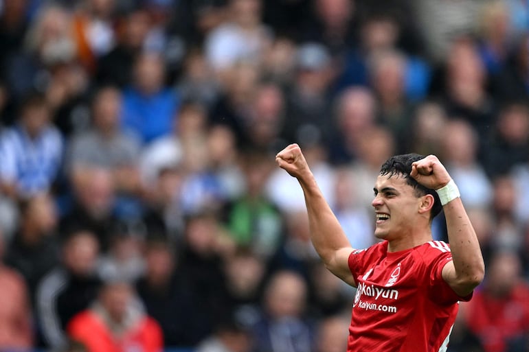 Ramón Sosa festeja el primer gol que marcó en la Premier League