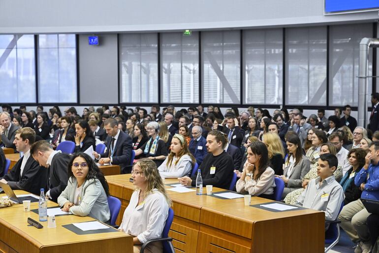 Seis jóvenes de Portugal acusaron a 32 países europeos de no actuar ante la crisis climática.