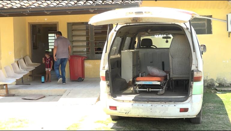 En la Unidad de Salud Familiar (USF) hay un solo médico y una sola ambulancia. Todo funciona gracias a las polladas y los aportes de la comunidad, afirman los vecinos.