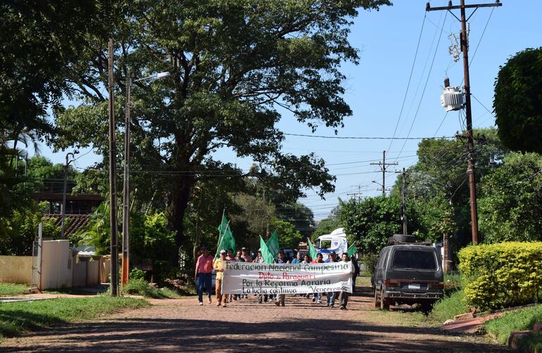 Los productores advirtieron que están dispuestos a sitiar el local de la DEAg y de la Gobernación de Paraguarí si sus reclamos no son atendidos.  