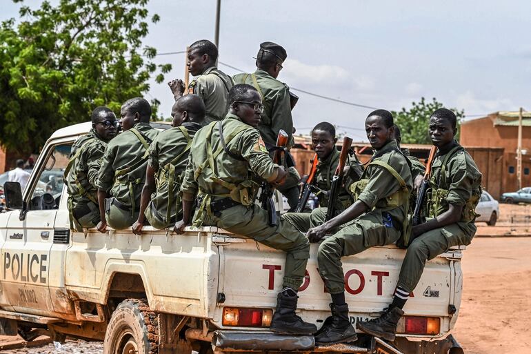 Policías nigerinos en Niamey, el pasado domingo.