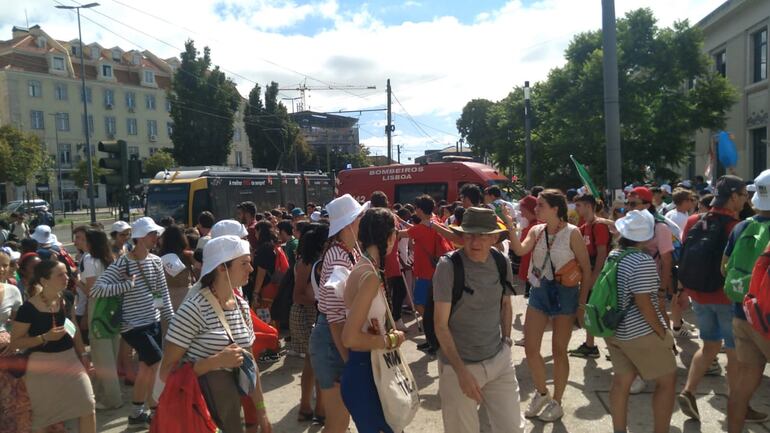 Los jóvenes tienen que levantarse y dejar su lugar confortable, ha dicho el papa Francisco.