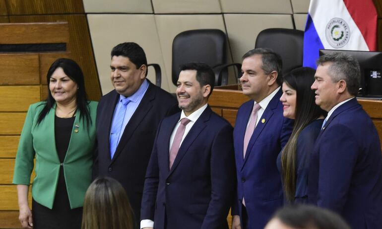 María C. Benítez, Marcelo Salinas, Raúl Latorre, Carlos Arrechea, Bettina Aguilera y Leonardo Saiz