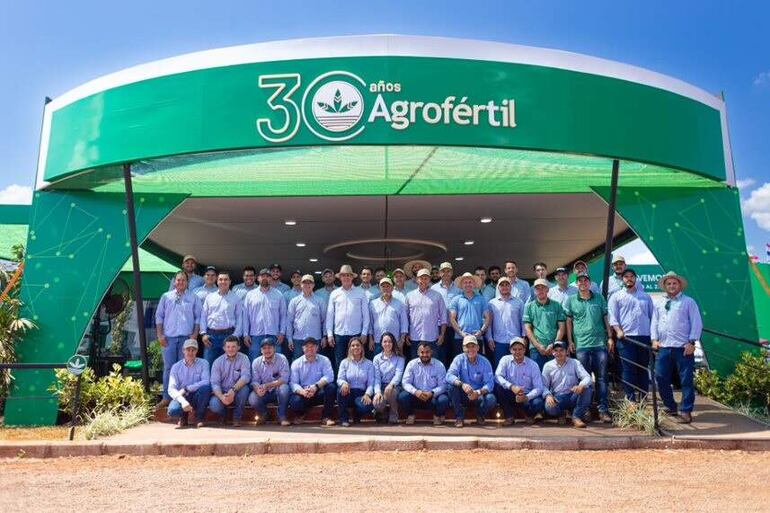 Seguir creciendo, ofreciendo lo mejor de su equipo humano y profesional a los productores del campo, es el objetivo de Agrofértil, que hoy celebra sus tres décadas de creación.