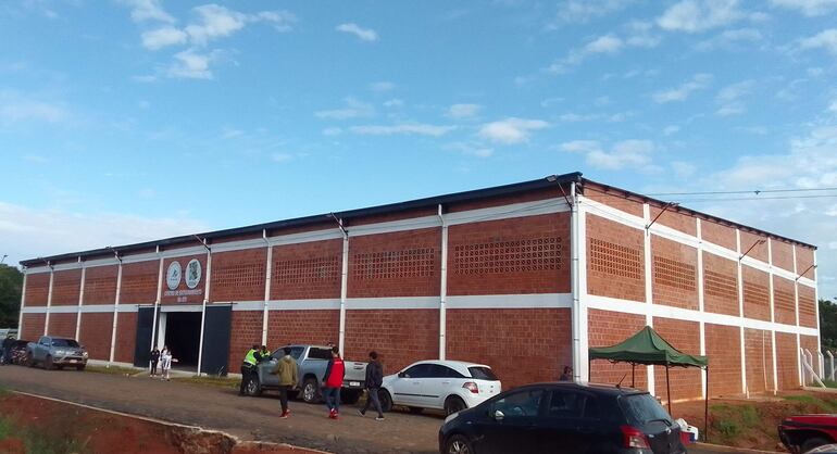 El nuevo estadio de la Federación Santaniana de Handball construido en la ciudad de Santaní.