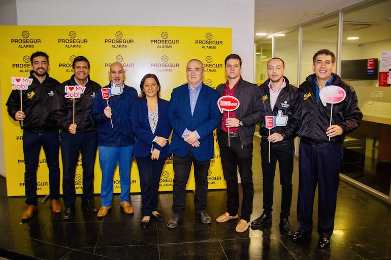 Los colaboradores de Prosegur Alarms Paraguay celebran con alegría esta certificación de Great Place to Work.