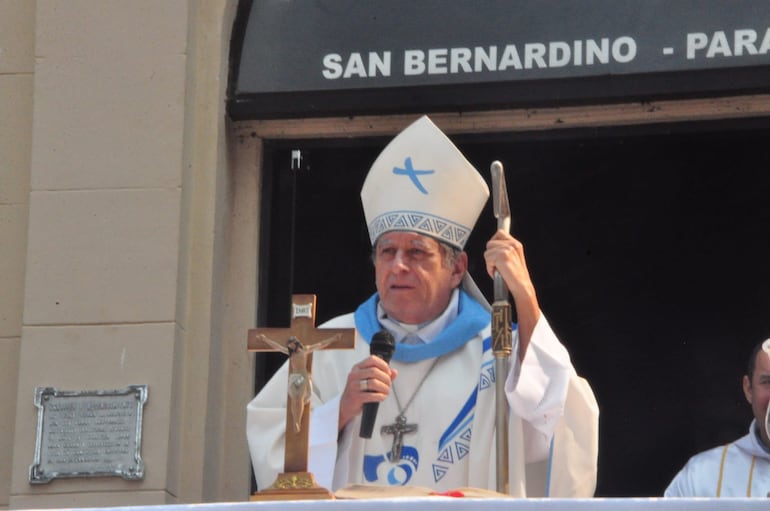 Monseñor Ricardo Valenzuela presidió la santa misa.