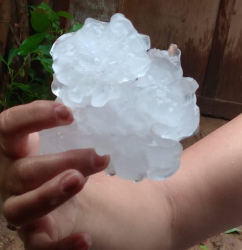 Reportan lluvias intensas y caída de granizos en Arroyos Esteros