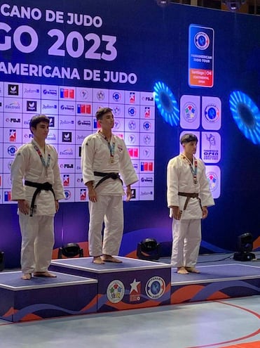 El judoca Marcelo Vicentini (c), campeón Panamericano Junior.